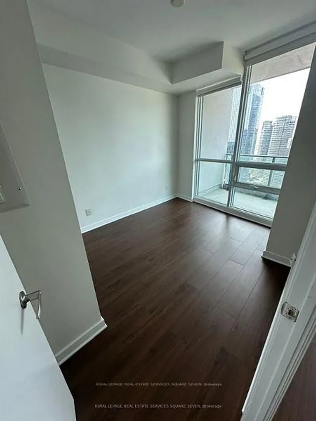 Additional image 7 of 33 Bay St Unit 3013