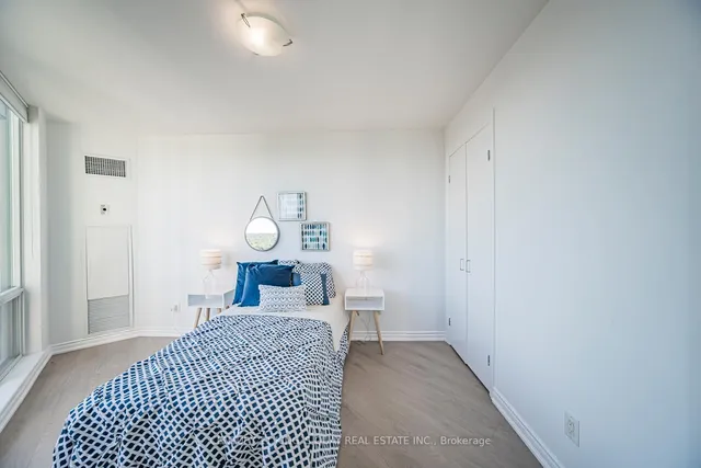 Additional image 25 of 300 Bloor St Unit 2004