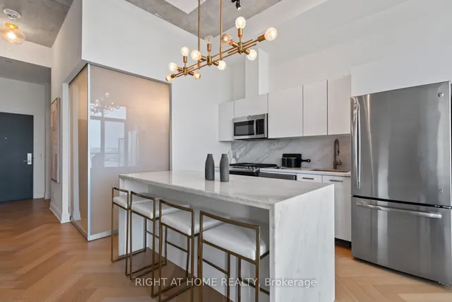 Additional image 17 of 608 Richmond St. W St Unit LPH02