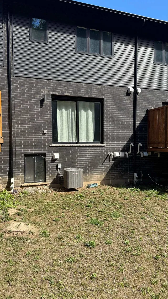 Additional image 3 of 928 Robert Ferrie Dr