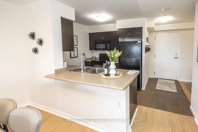 Additional image 10 of 60 Heintzman St Unit 740