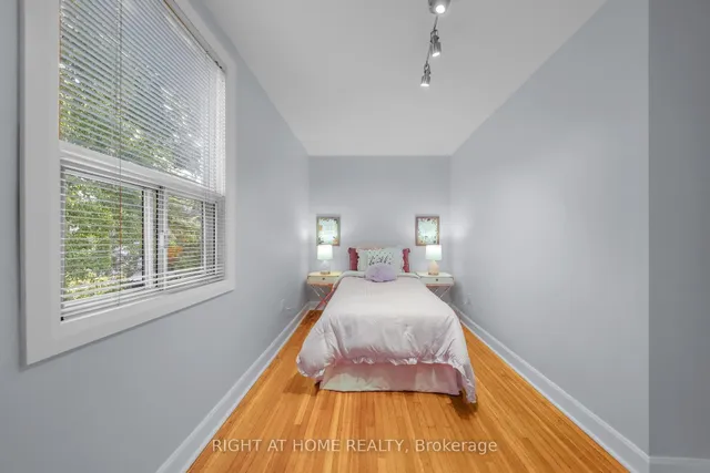 Additional image 19 of 977 Broadview Ave