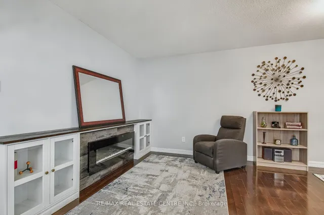 Additional image 14 of 194 Hollyridge Cres