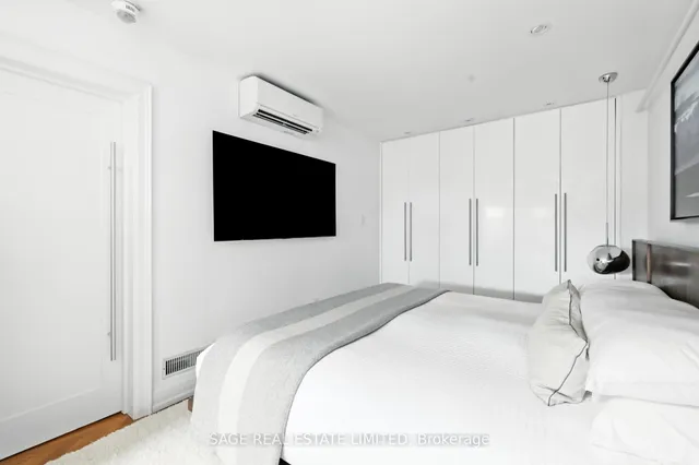 Additional image 27 of 670 Richmond St Unit 205