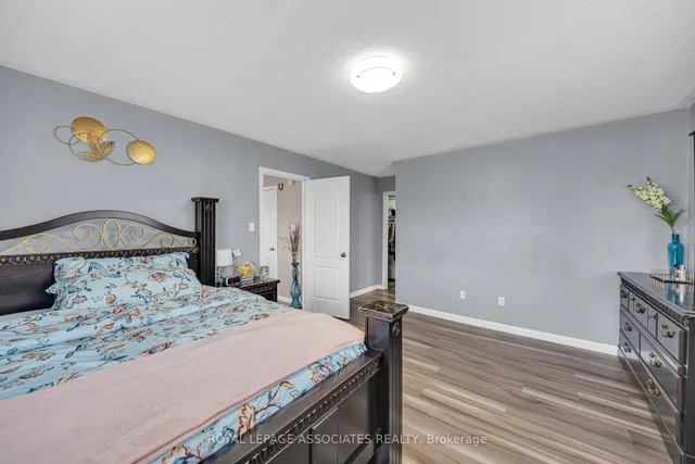 Additional image 31 of 41 Pinoak St