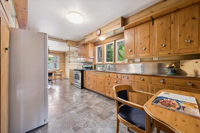 Additional image 11 of 688 Rockway Dr