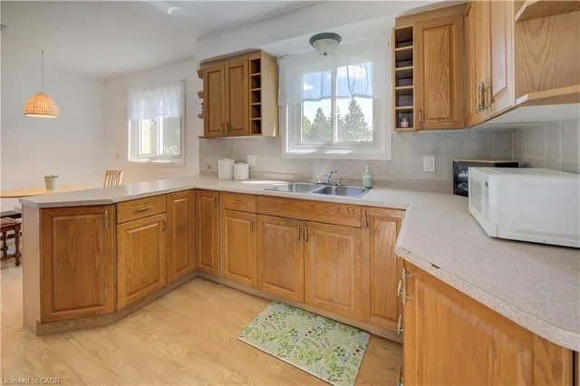 Additional image 15 of 73 Overlea Dr