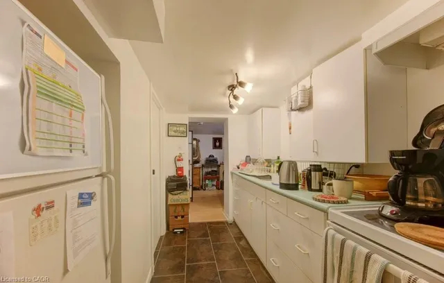 Additional image 39 of 43 Irvin St