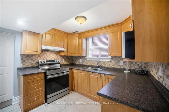 Additional image 18 of 26 Edinborough Crt