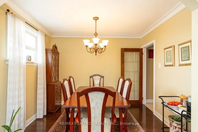 Additional image 8 of 663 Woburn Ave