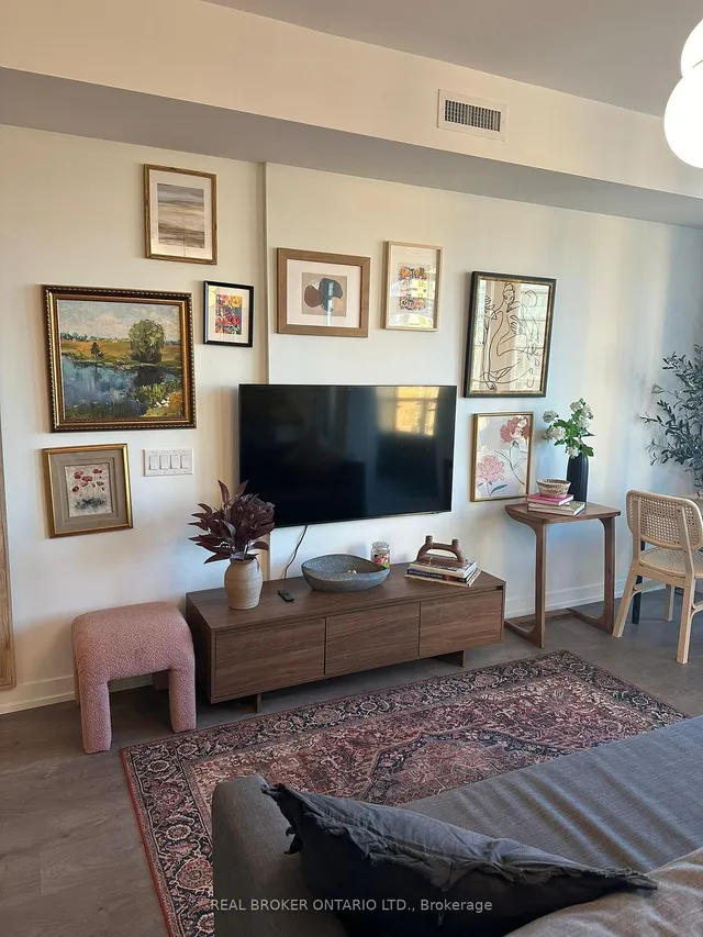 Additional image 3 of 270 Dufferin St Unit 820