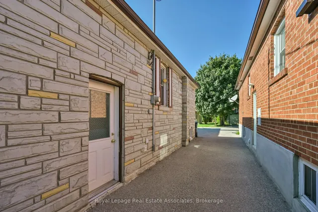 Additional image 21 of 20 East Dr