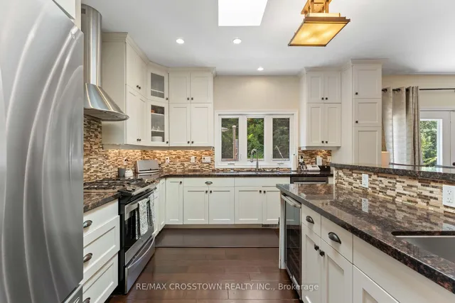 Additional image 8 of 50 Chine Dr