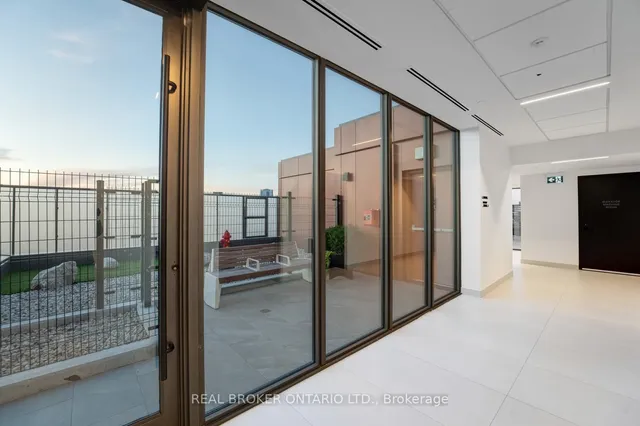 Additional image 27 of 28 Eastern Ave Unit LPH16