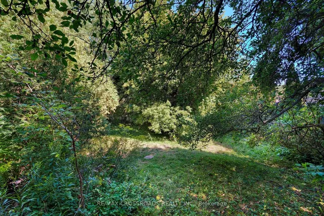 Additional image 34 of 11 Faircroft Blvd