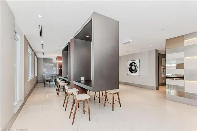 Additional image 6 of 55 Duke St Unit 323