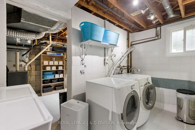 Additional image 34 of 27 Paramount Crt