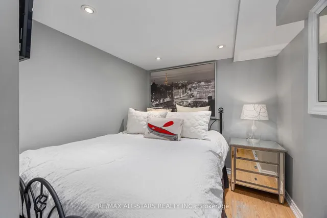 Additional image 33 of 10 Sufi Cres