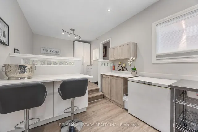 Additional image 18 of 10 Sufi Cres