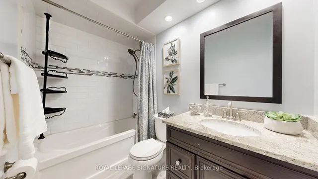 Additional image 14 of 26 Holmbush Cres