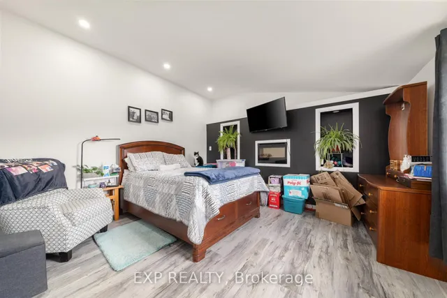 Additional image 25 of 50 Queen St