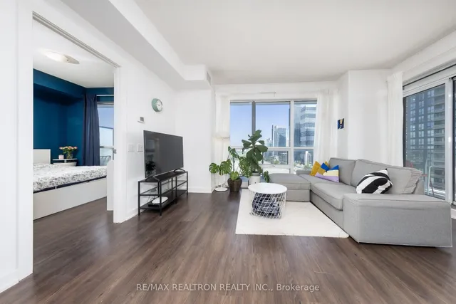 Additional image 12 of 2220 Lakeshore Blvd Unit 1607