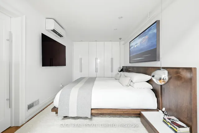 Additional image 26 of 670 Richmond St Unit 205