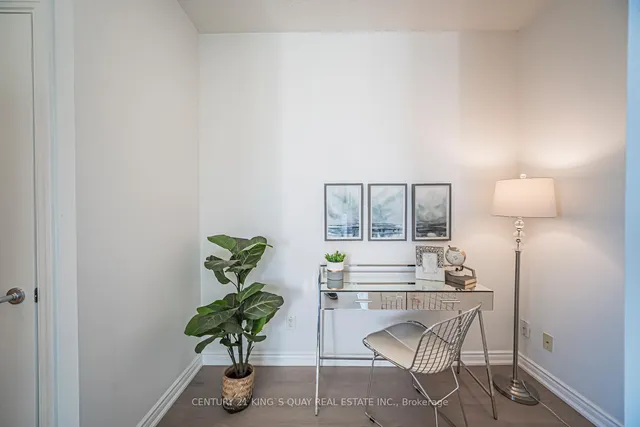 Additional image 32 of 300 Bloor St Unit 2004