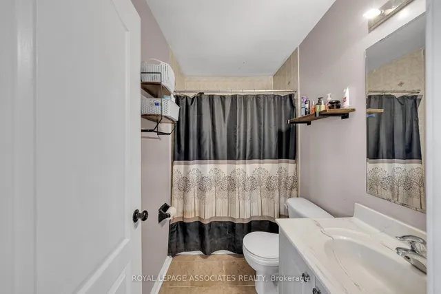 Additional image 36 of 41 Pinoak St