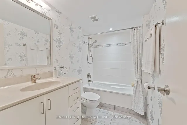 Additional image 19 of 66 Collier St Unit 2C