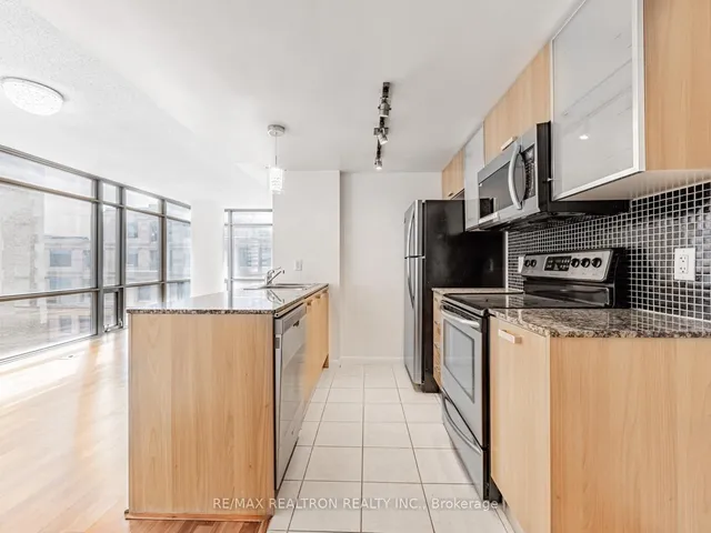 Additional image 10 of 38 Grenville St Unit 707