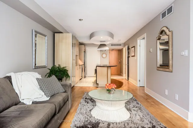 Additional image 2 of 550 Queens Quay Unit 126
