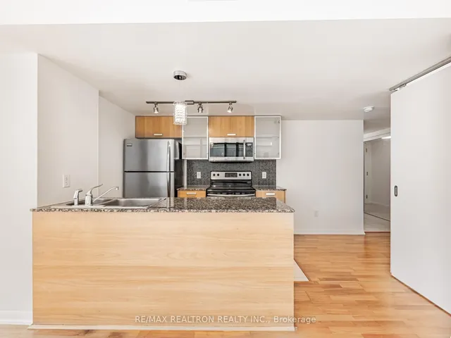 Additional image 12 of 38 Grenville St Unit 707