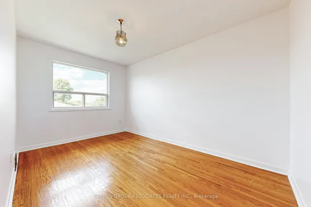 Additional image 17 of 22 Woodenhill Crt