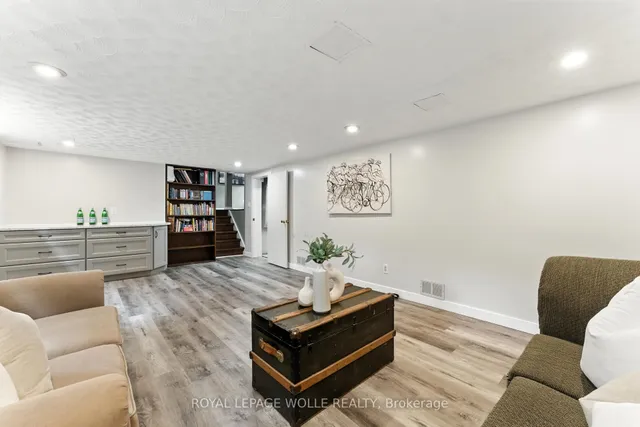 Additional image 29 of 33 Shadywood Cres