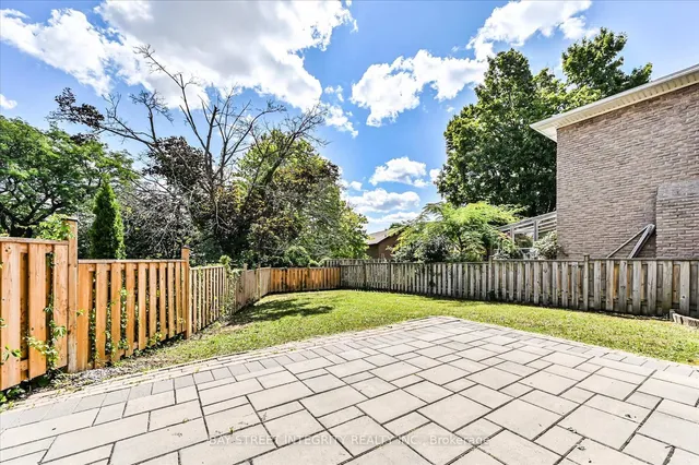Additional image 41 of 21 Whitehorn Cres