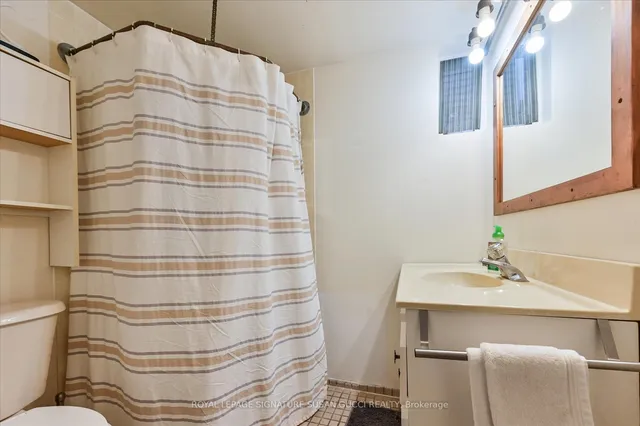 Additional image 22 of 44 Crewe Ave