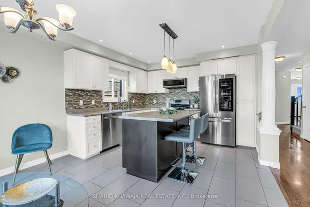 Additional image 10 of 38 Woodbine Ave