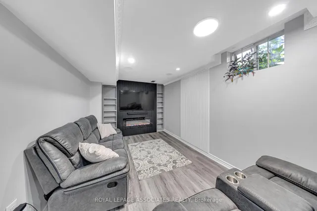 Additional image 43 of 41 Pinoak St