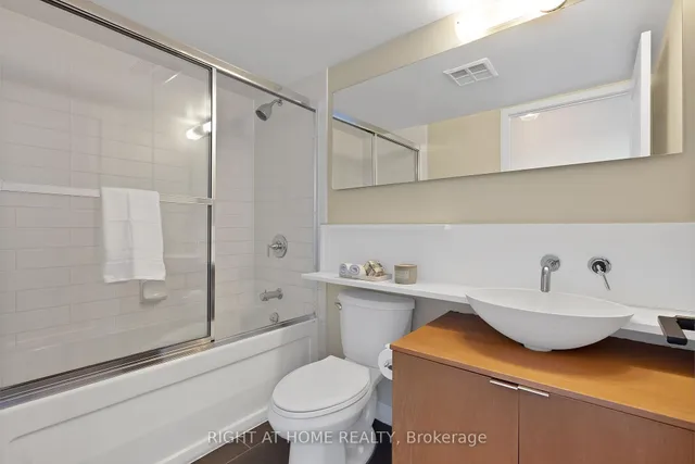 Additional image 4 of 15 Fort York Blvd Unit 3205