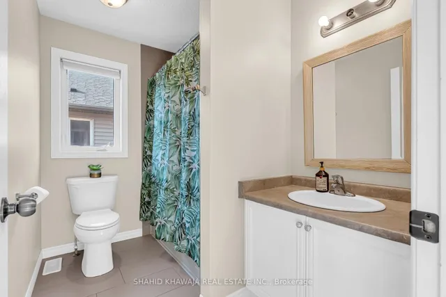 Additional image 26 of 38 Woodbine Ave