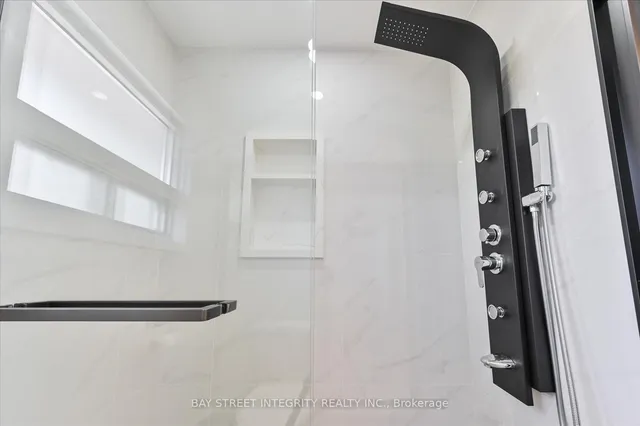 Additional image 27 of 21 Whitehorn Cres