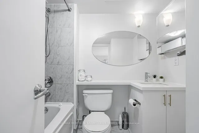 Additional image 14 of 800 King St Unit PH 803