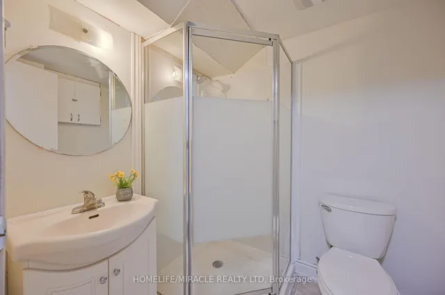 Additional image 39 of 32 Woodsview Ave