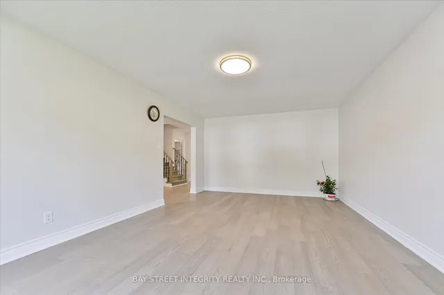 Additional image 9 of 21 Whitehorn Cres