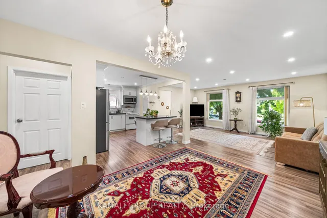 Additional image 4 of 16 Elise Terr