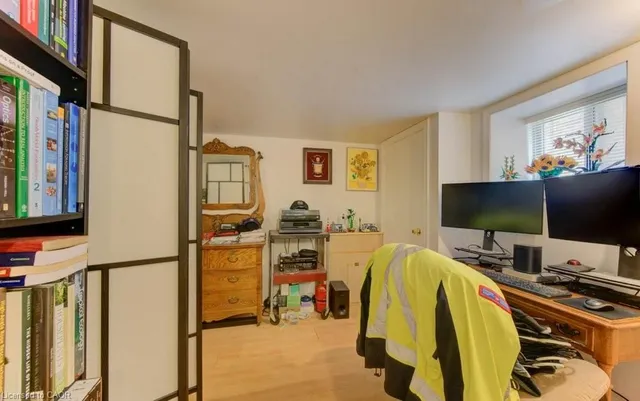 Additional image 35 of 43 Irvin St