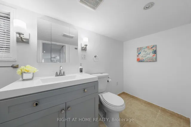 Additional image 24 of 977 Broadview Ave