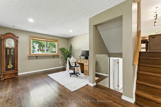 Additional image 23 of 33 Shadywood Cres