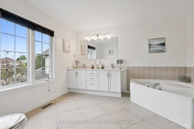 Additional image 27 of 18 Pearwood Crt